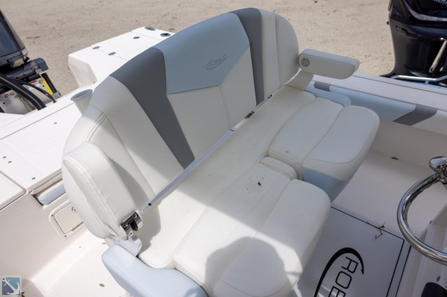 New 2024 Robalo 226 Cayman for sale